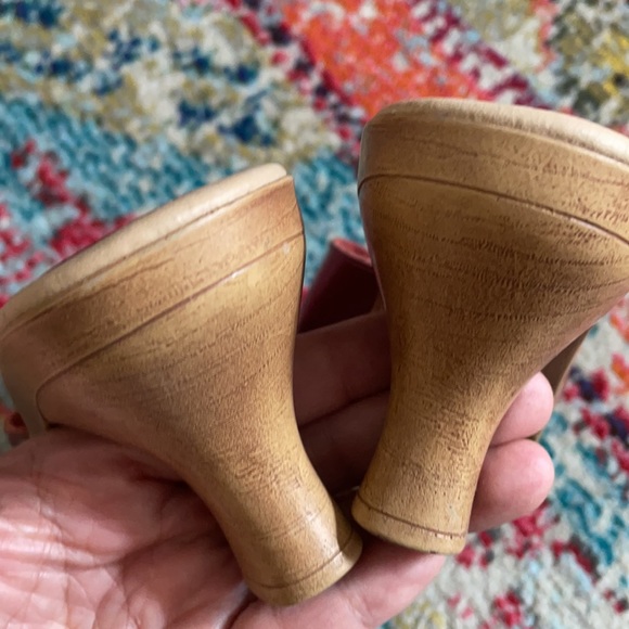 *VINTAGE* NO BOUNDARIES OPEN-TOE MULES - Picture 6 of 7